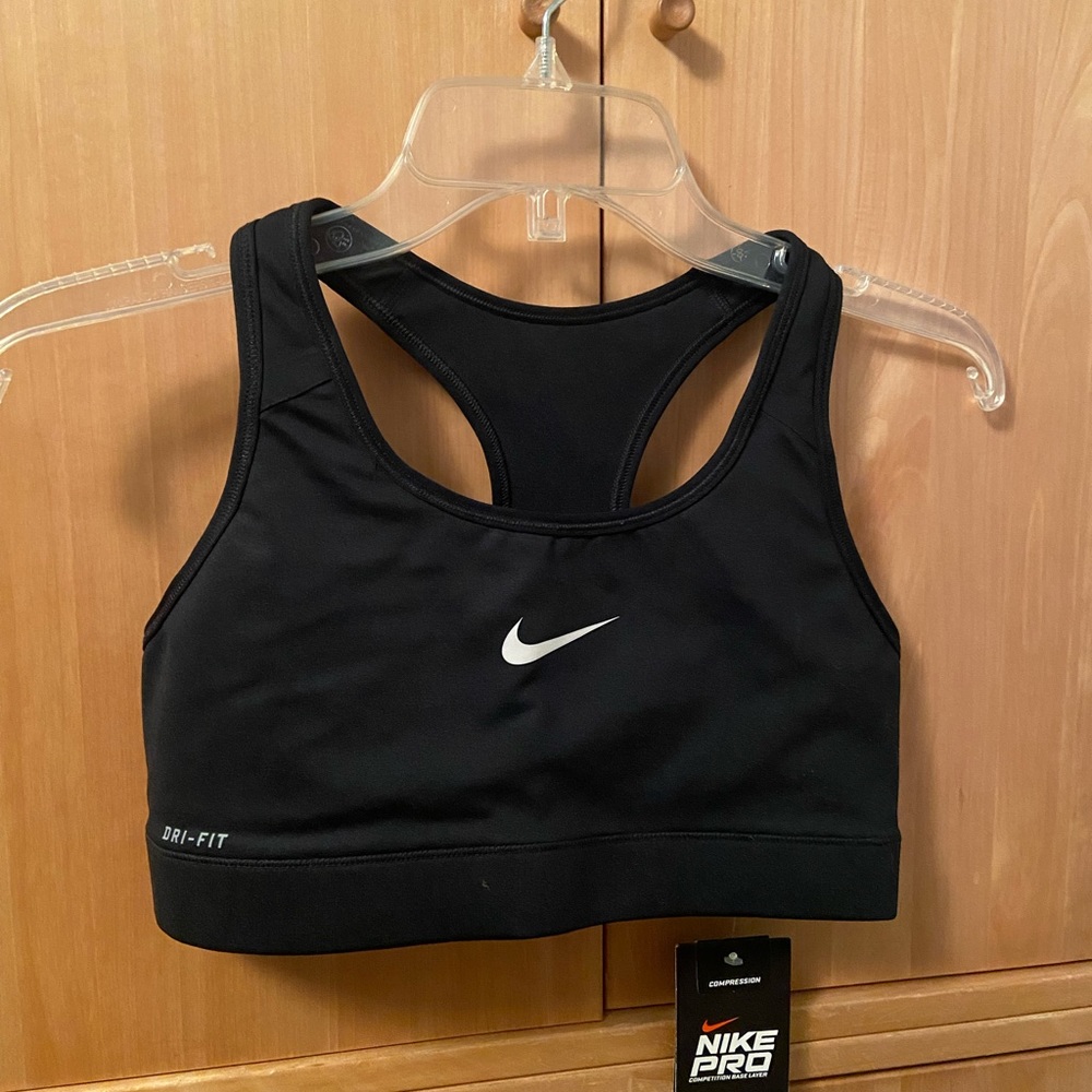 Nike sports bra NWT